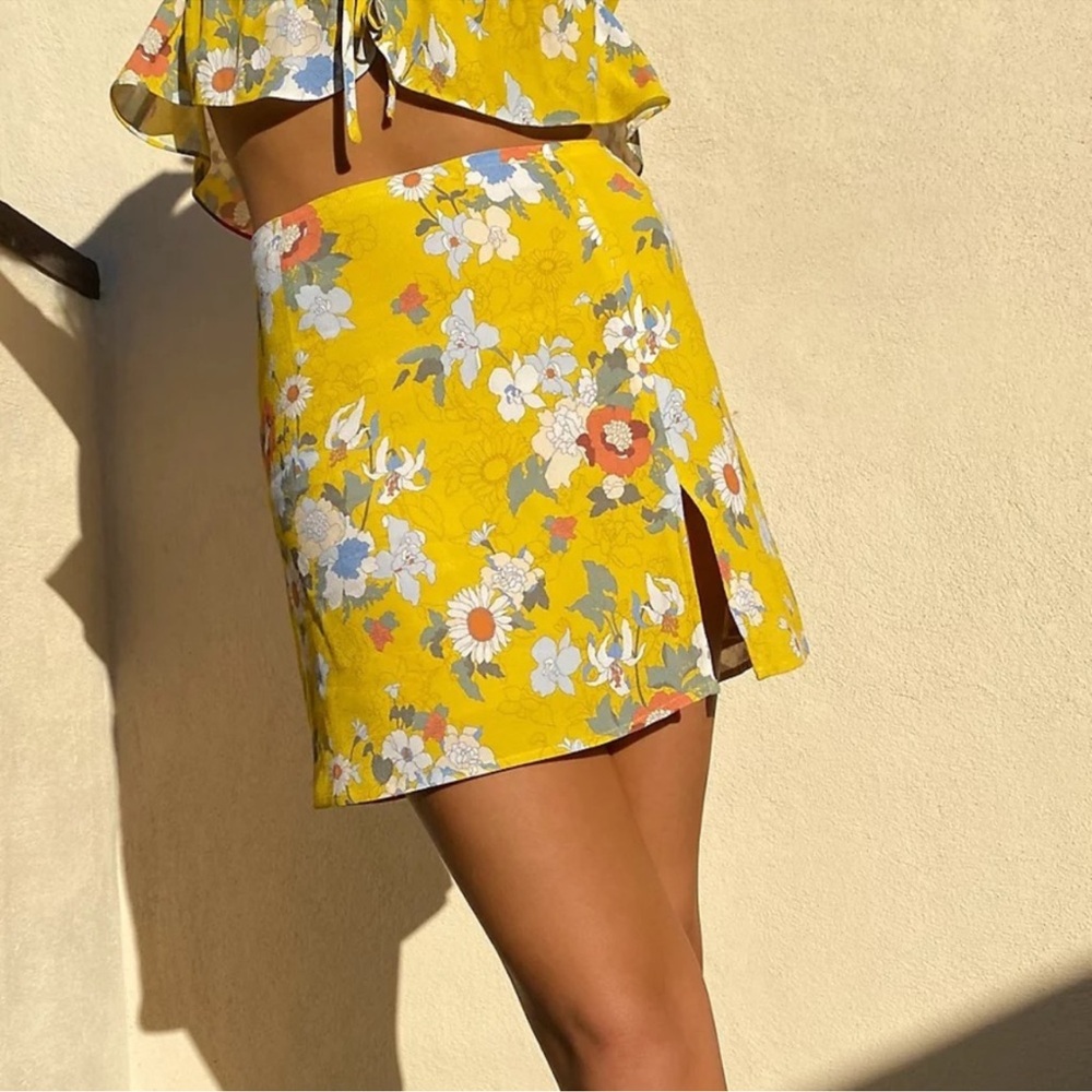 Aritzia Sunday Best Tatiana high-waisted floral mini skirt